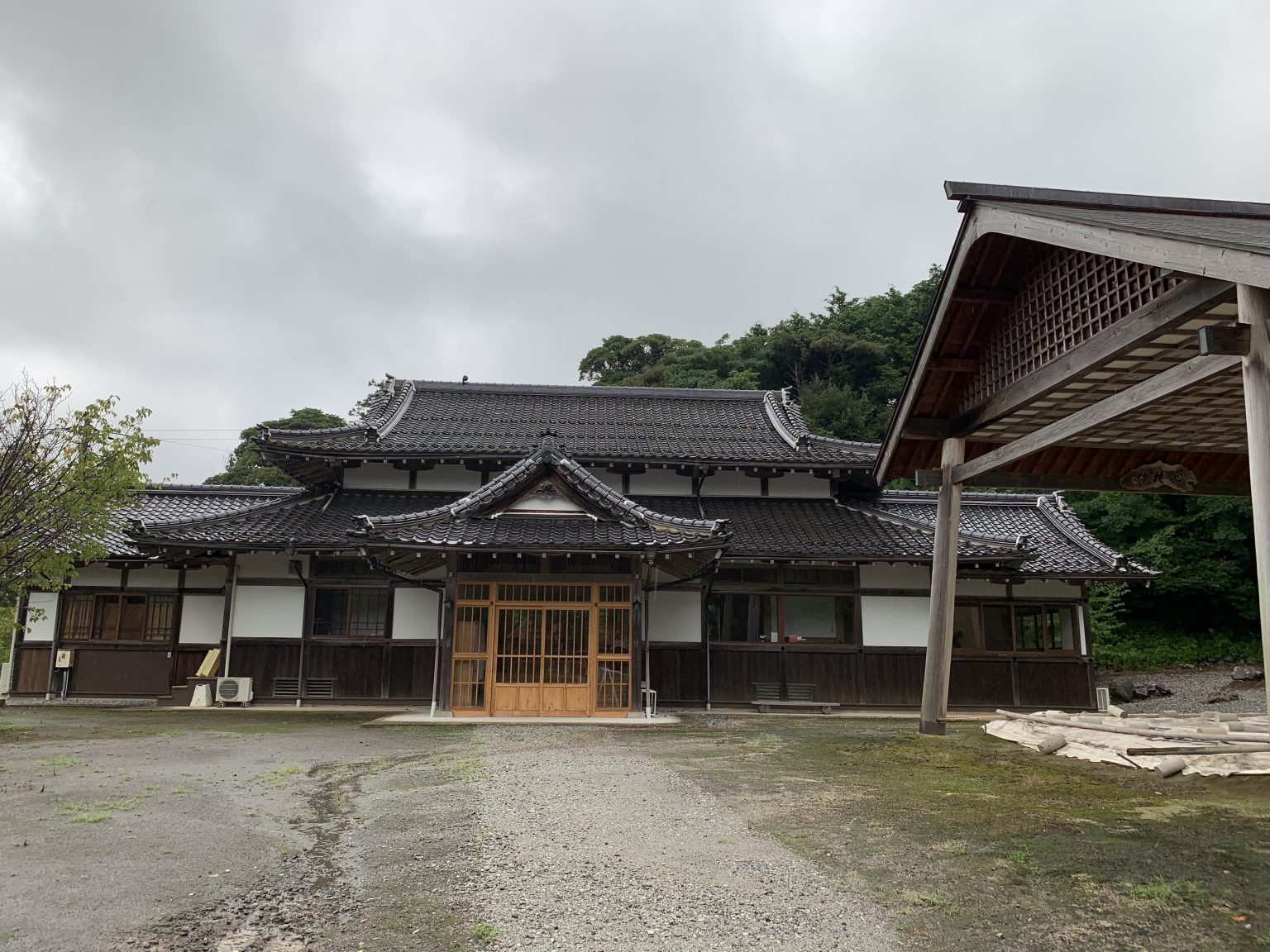 島根県海士町｜隠岐へ行こう6〜海士町1日目、雨の「中ノ島」をよりみち観光＆グルメ うのうのピアノ。【ウーーノ UUUNO】